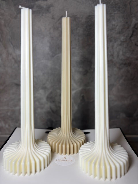 СВЕЩ С ШИРОКА ОСНОВА