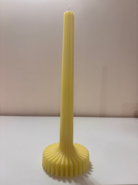 Свещ с ШИРОКА ОСНОВА